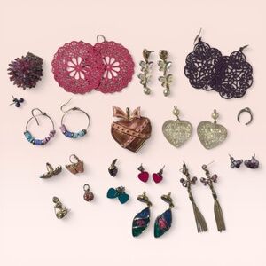 Y2K Vintage Costume Jewelry Lot 31 Pc Earrings Pins Ring Mixed